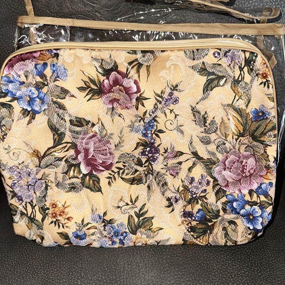 Travel case cosmetic bags hangers NWOT - Picture 10 of 12